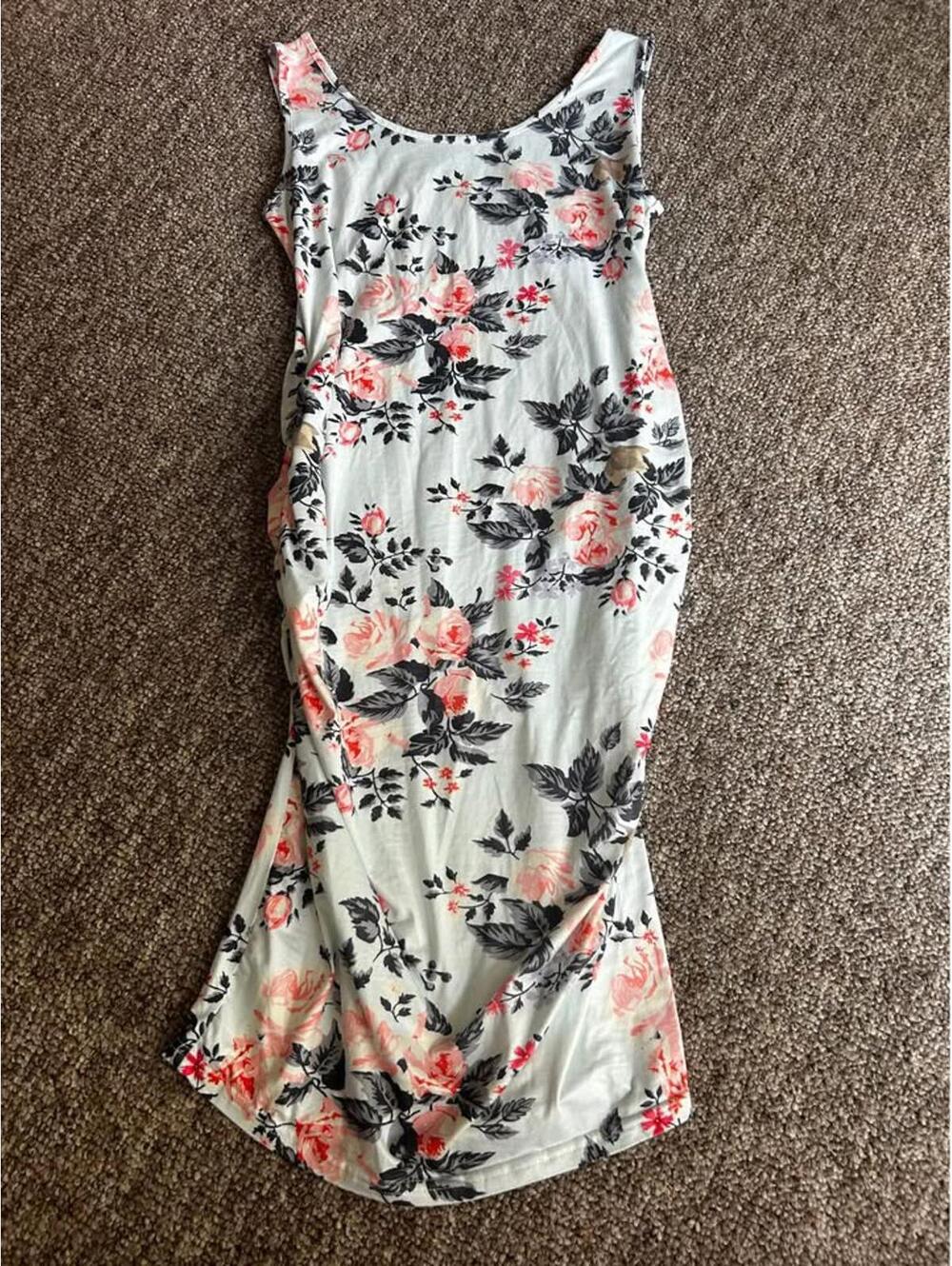 White floral dress by Amazon size medium - new without tags